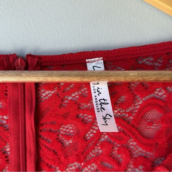 Lucy in the Sky Bodycon Dress Red Off Shoulder Lace Dress - Picture 4 of 10